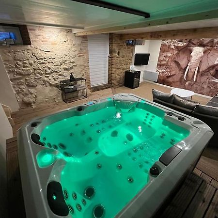 Gite Le Jardin Secret Et Gite Au Temps Suspendu Montpezat  Luaran gambar