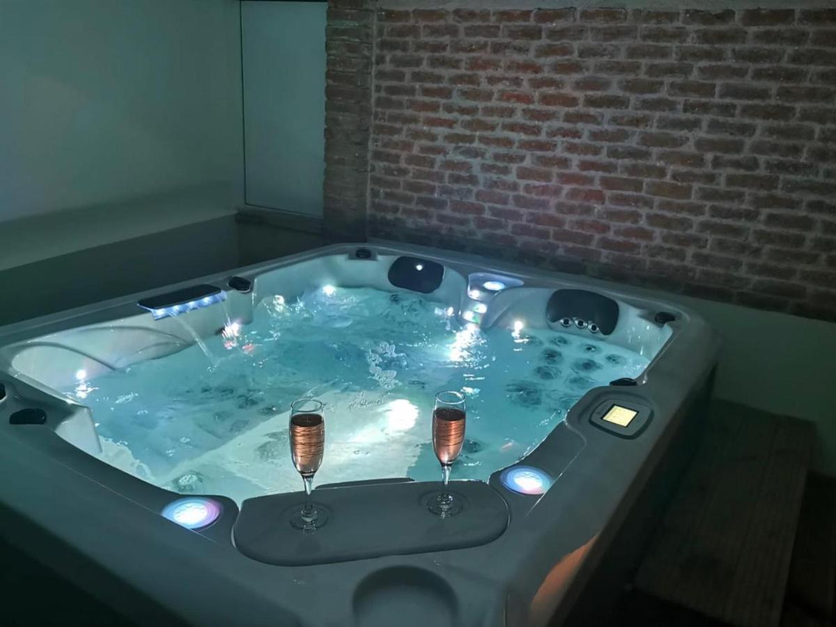 Gite Le Jardin Secret Et Gite Au Temps Suspendu Montpezat  Luaran gambar